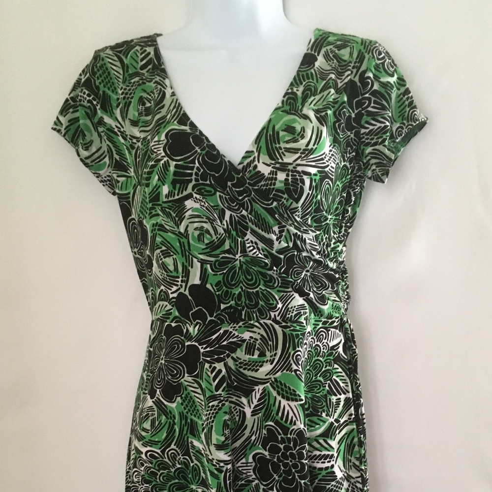 Chadwicks Tropical Green Floral Wrinkle Free Dress
